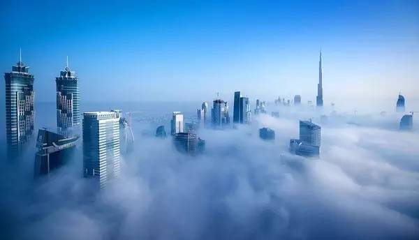 最壕城市迪拜究竟是如何逆袭的？短短20年从沙漠小渔村到世界(图2)
